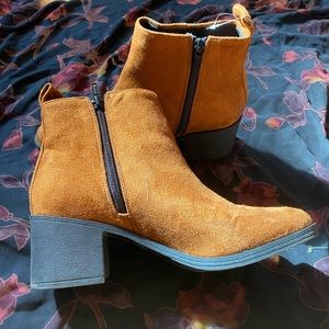 Tan suede H&M block heel boots